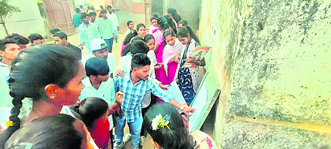 తొలి రోజు ‘పది’ పరీక్షలు ప్రశాంతం 3