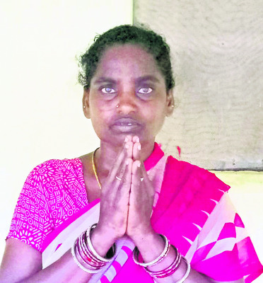 తండ్రి, కొడుకు జీవచ్ఛవంలా..!1