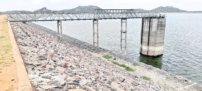 నిధులు వచ్చేనా.. పనులు సాగేనా?1
