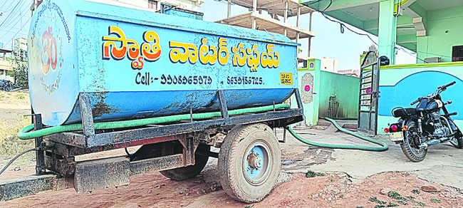 ముసుగు దొంగల హల్చల్ తాళం వేసిన ఇళ్లే లక్ష్యంగా దుండగు1