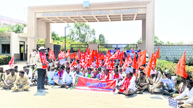ఇంటర్ పరీక్షలకు 152 మంది గైర్హాజరు
1