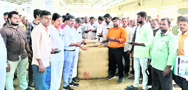 పొగాకు వేలం ప్రారంభం1