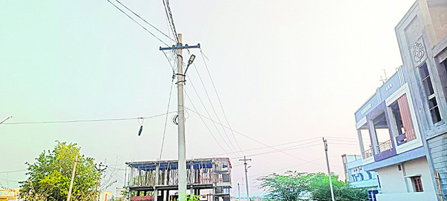 వెలగని వీధి దీపాలు 1