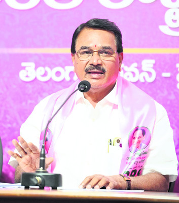 అబద్ధాల చిట్టా చదివారు..
1
