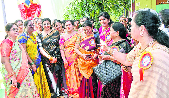 డీకేడబ్ల్యూ కళాశాలకు రాష్ట్ర స్థాయిలో గుర్తింపు 2