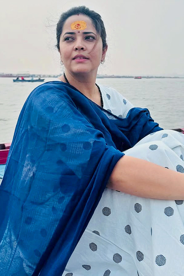 Actress Anasuya visits Varanasi with Her family Photos13