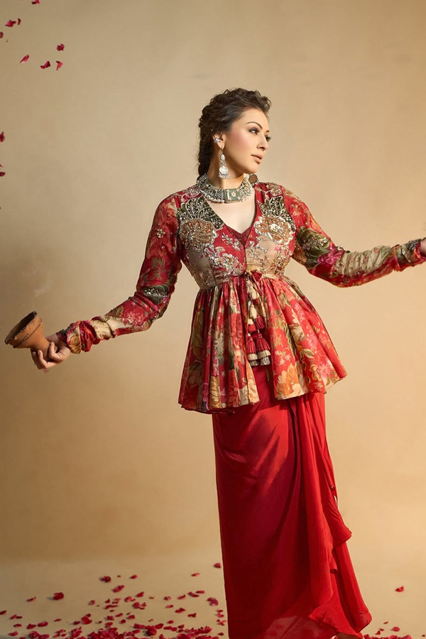 Interesting Facts About Actress Hansika Photos11