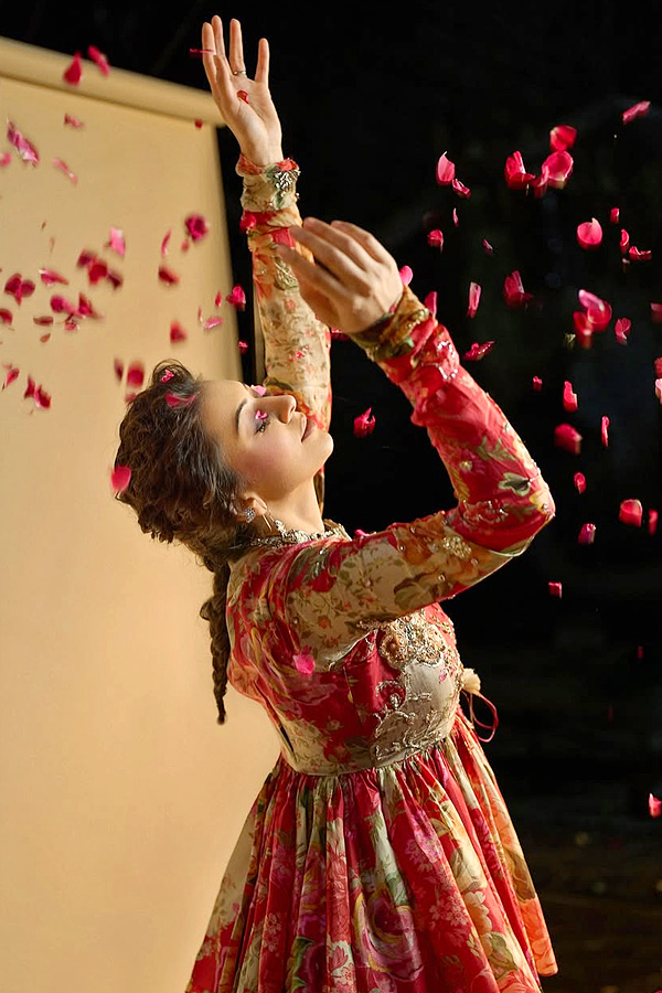Interesting Facts About Actress Hansika Photos8