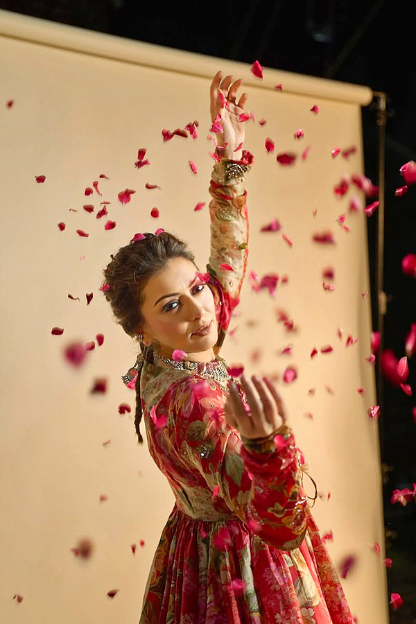 Interesting Facts About Actress Hansika Photos10
