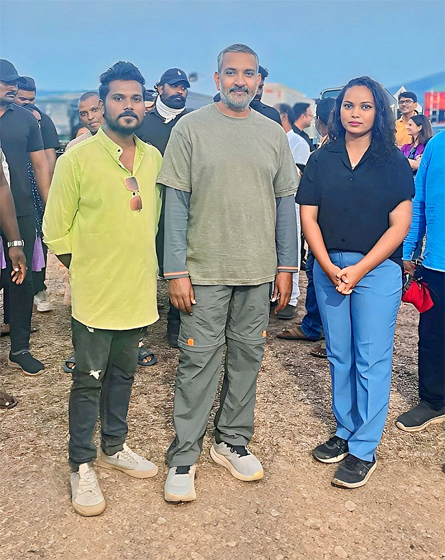 SSMB 29 Pics : Priyanka Chopra Mahesh Babu and SS Rajamouli click pics4