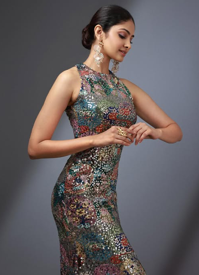 Manasa Varanasi Glamorous Photos12