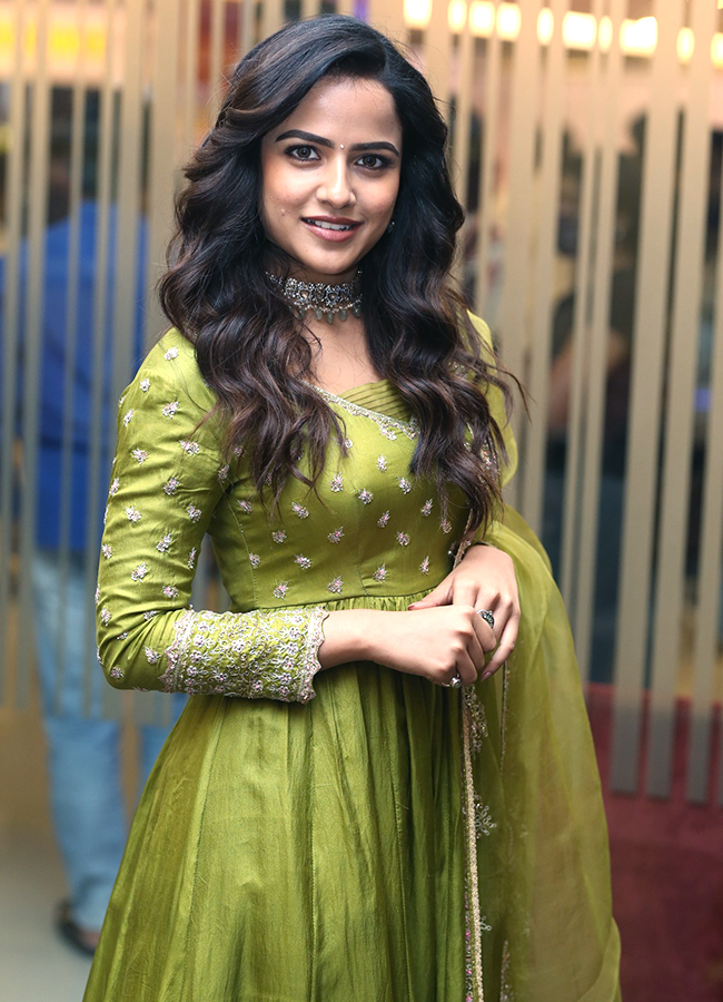Actress Vaishnavi Chaitanya in Jack Movie Photos15
