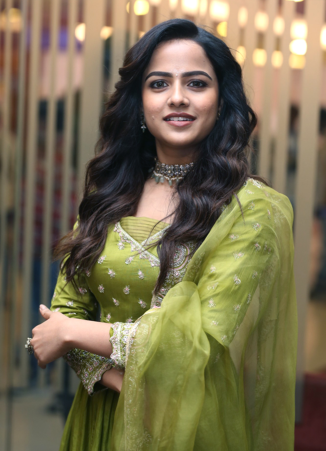 Actress Vaishnavi Chaitanya in Jack Movie Photos9