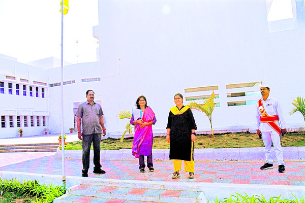 పదో తరగతి పరీక్షలు షురూ 1