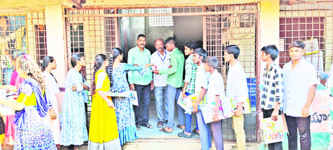 ప్రారంభమైన పది పరీక్షలు 2