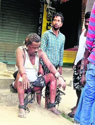 టీ హోటల్‌లో పేలిన గ్యాస్‌ సిలిండర్‌ 1