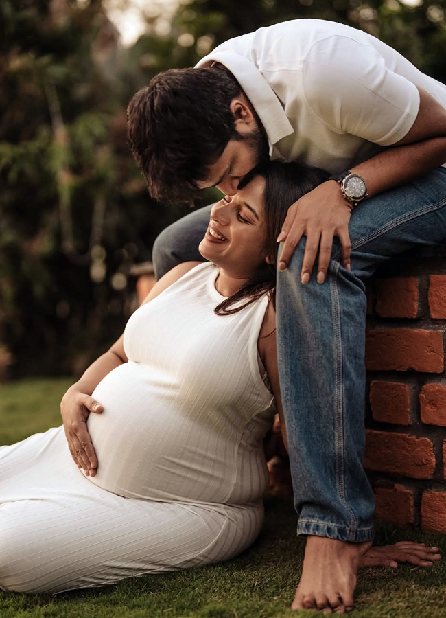 Youtuber Mahathalli Daughter And Baby Bump Pics4