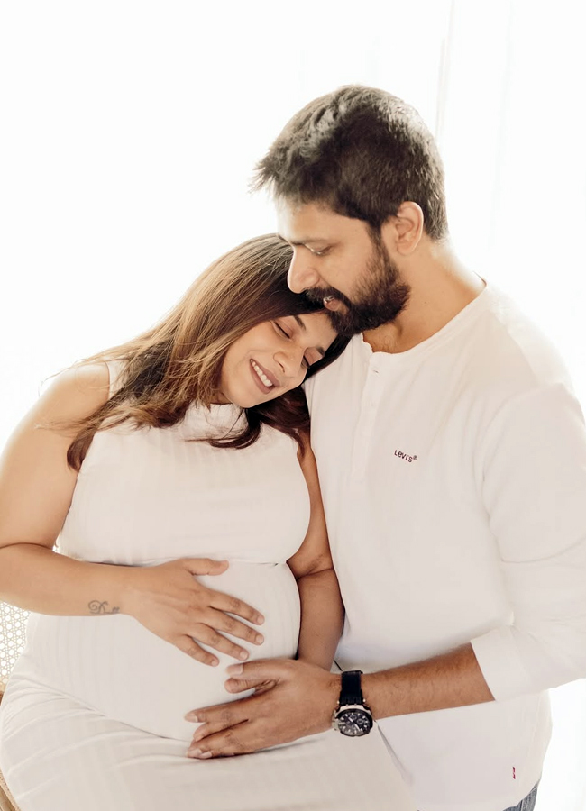 Youtuber Mahathalli Daughter And Baby Bump Pics5