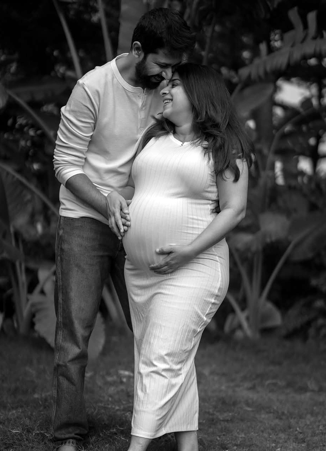 Youtuber Mahathalli Daughter And Baby Bump Pics7