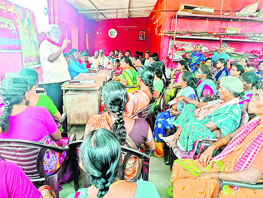 మతోన్మాదంపై పోరాటానికి సిద్ధంకావాలి
1