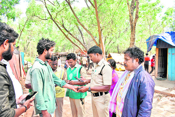 అనధికార హాకర్ల తరలింపు 1