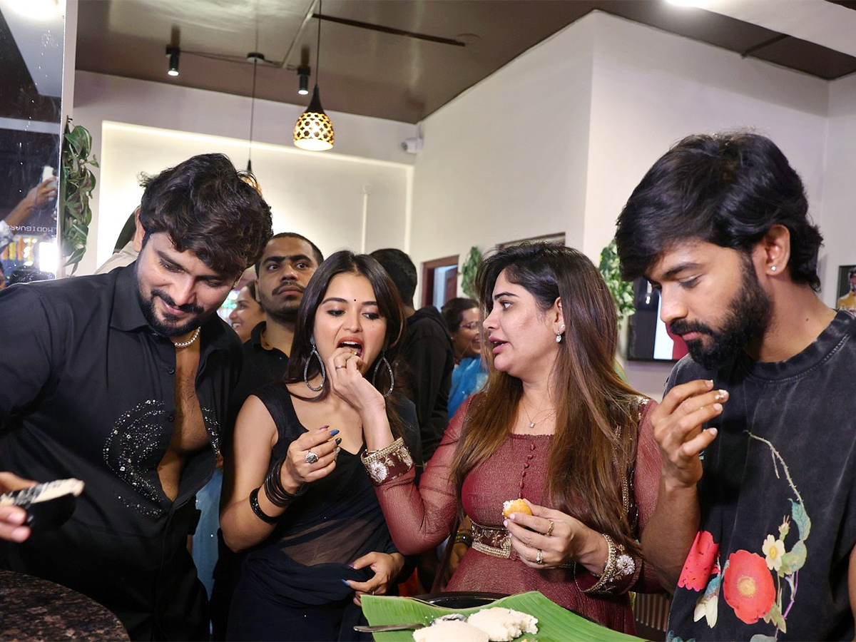 Actor VJ Sunny Grand Launch of Amrutham Adda hotel hyderabad3