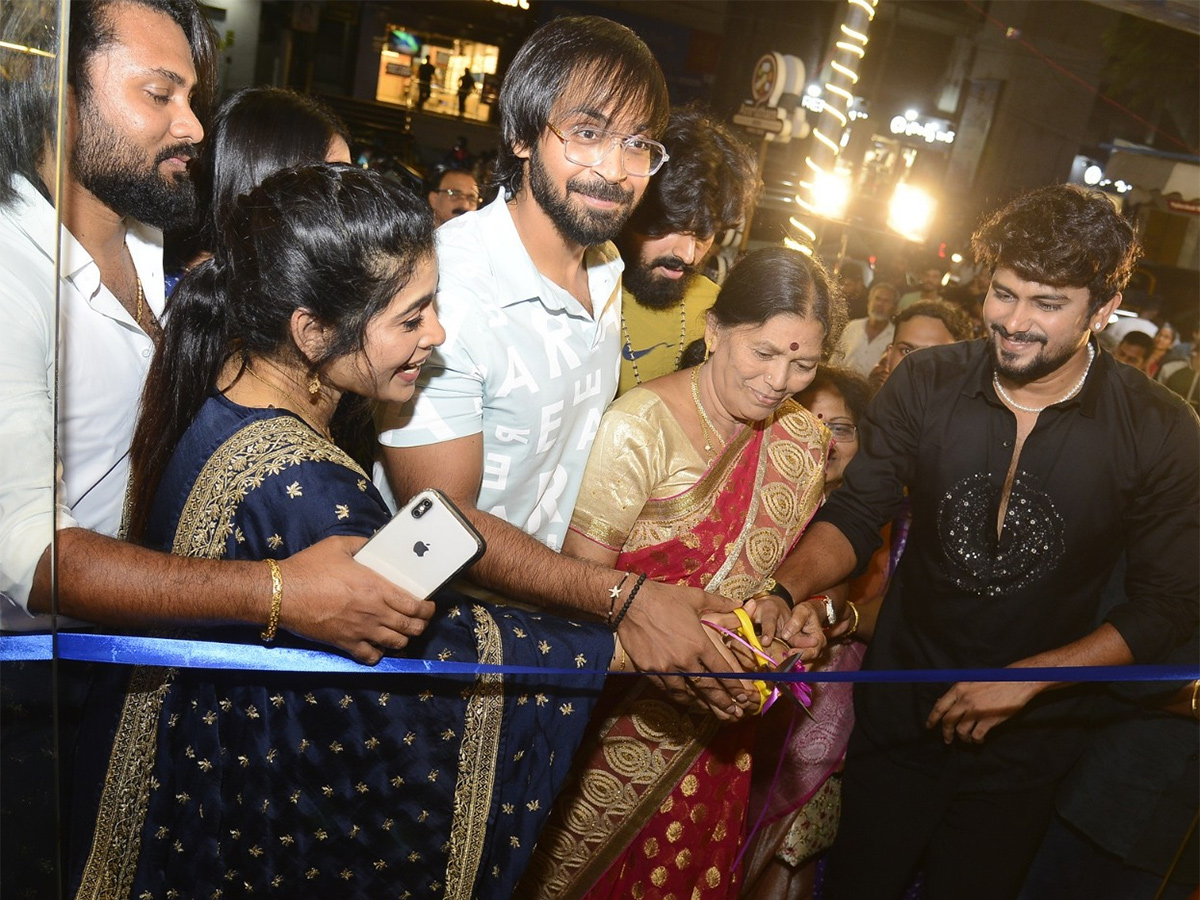 Actor VJ Sunny Grand Launch of Amrutham Adda hotel hyderabad4