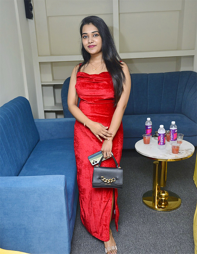 Actor VJ Sunny Grand Launch of Amrutham Adda hotel hyderabad6