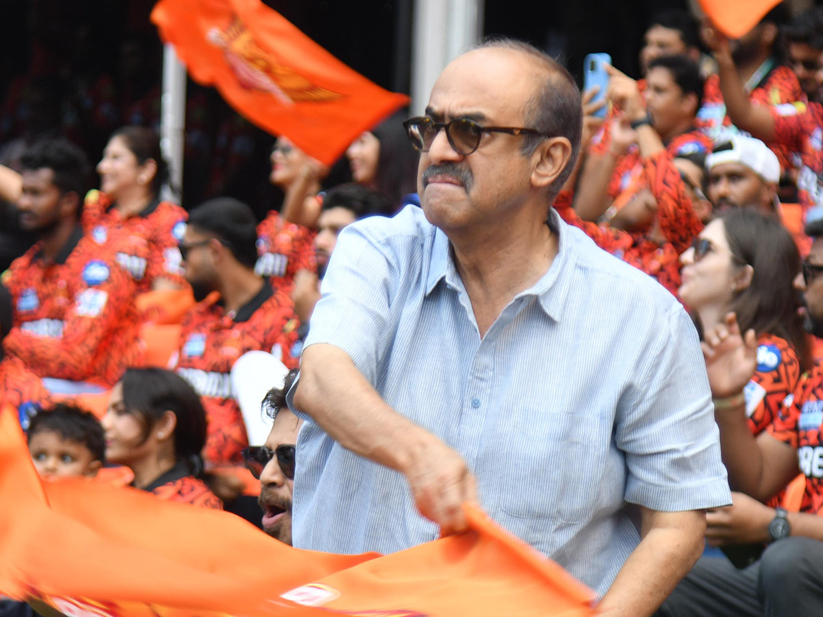 Hero Venkatesh SRH  Match in Hyderabad15