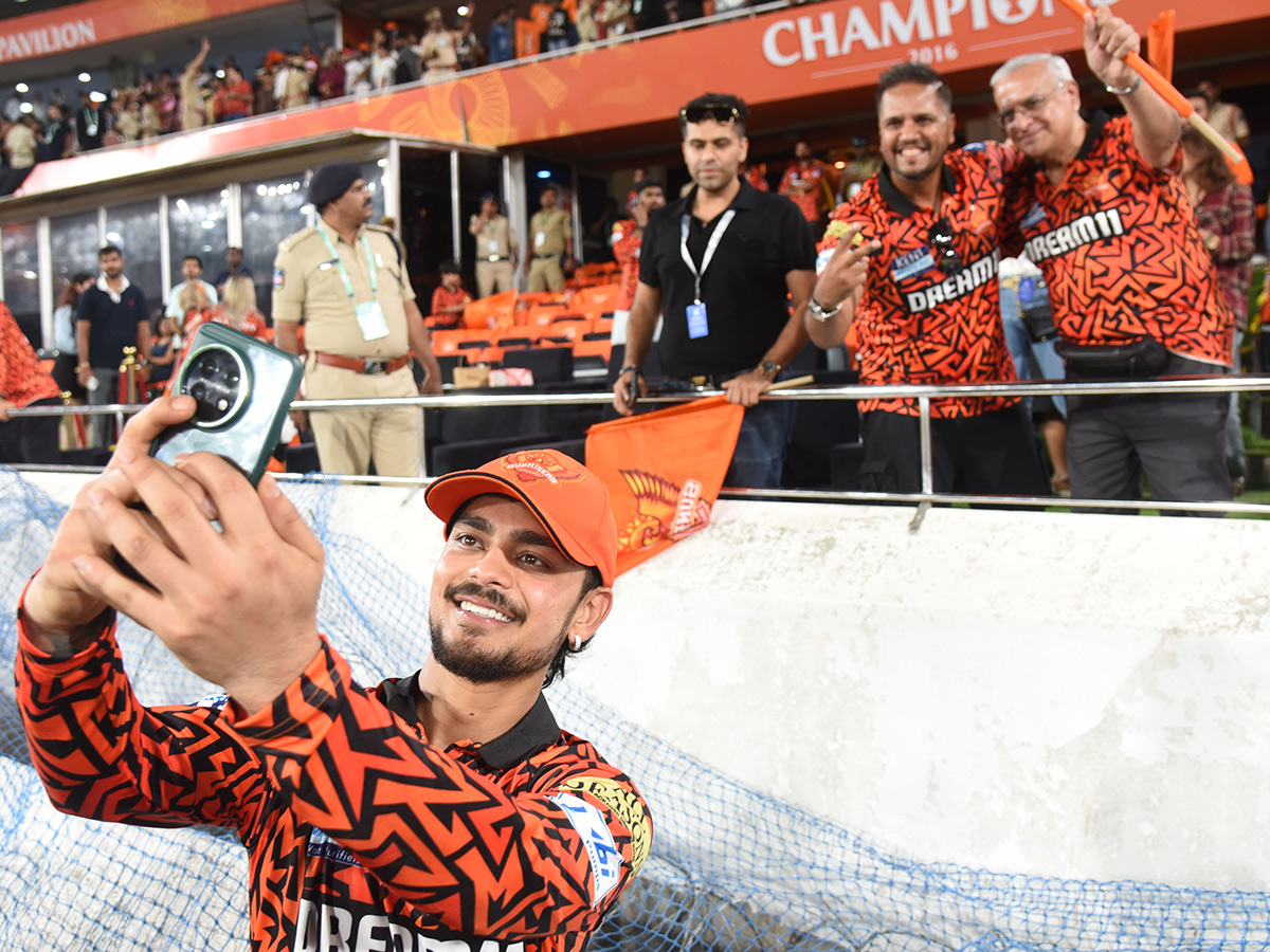 Hero Venkatesh SRH  Match in Hyderabad16
