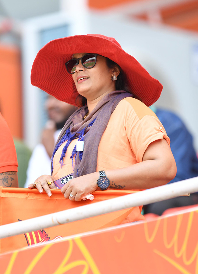 SRH VS RR Match in Uppal Stadium Hyderabad Photos14