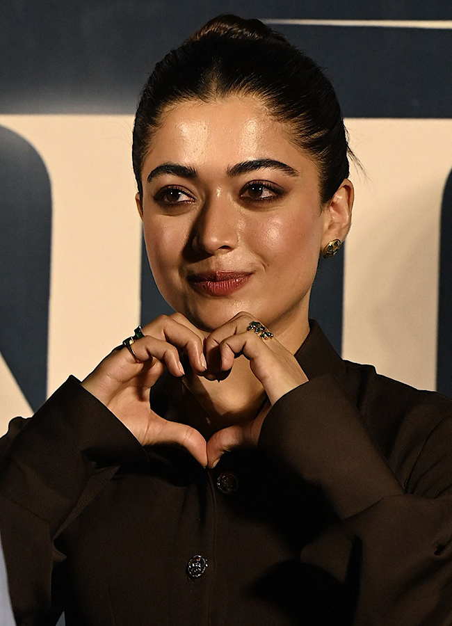 Salman Khan with Rashmika Mandanna Sikanda trailer launch Pics6