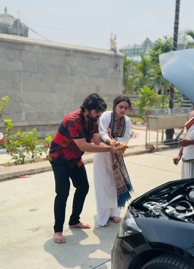 Soniya Singh Virupaksha actress buys a new car16