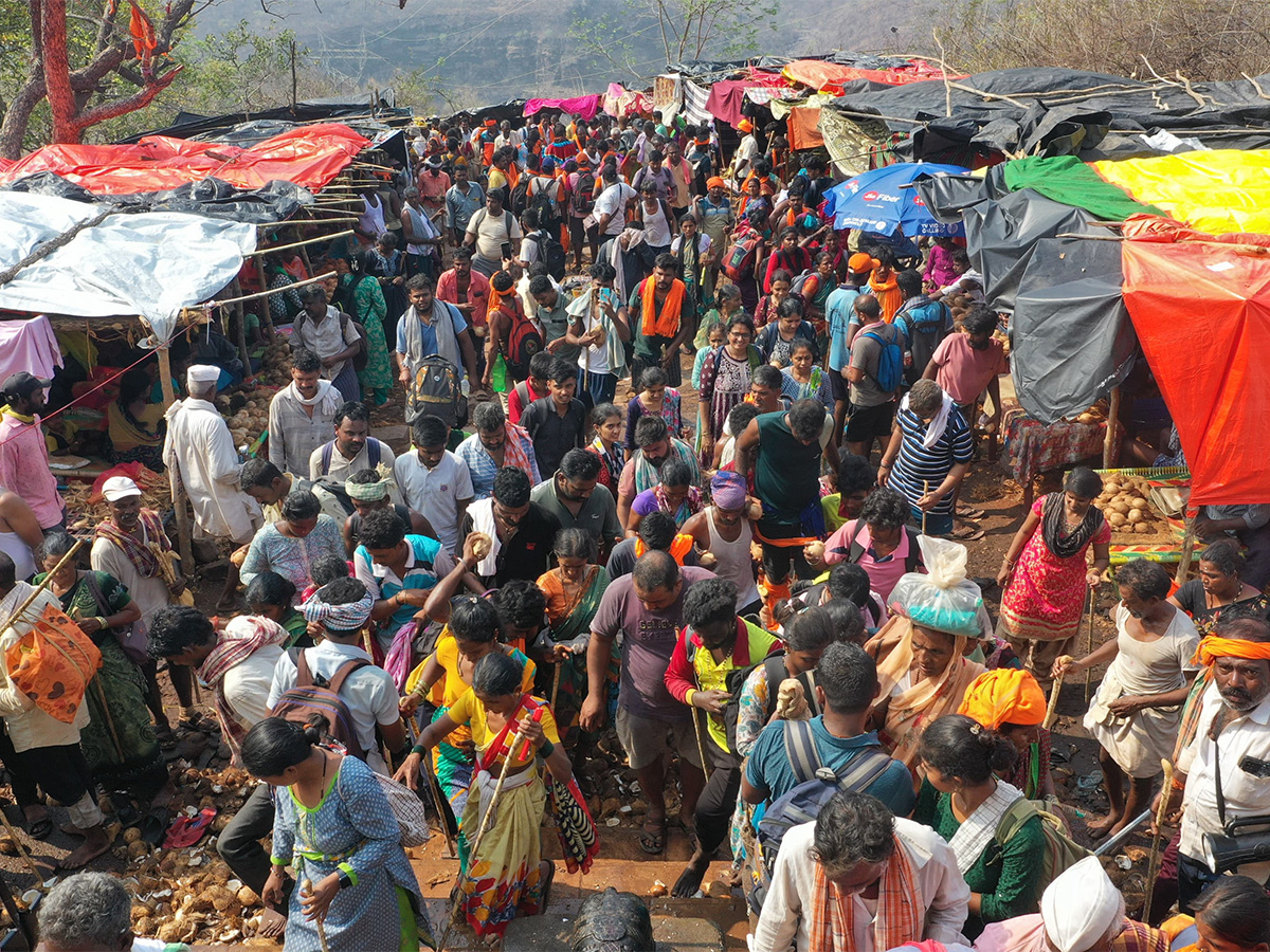 Srisailam: Thousands of devotees from Karnataka and Maharashtra3