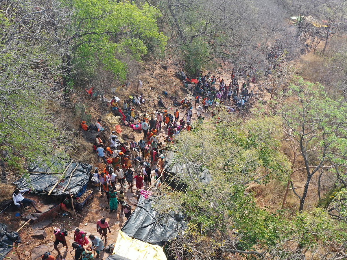 Srisailam: Thousands of devotees from Karnataka and Maharashtra6
