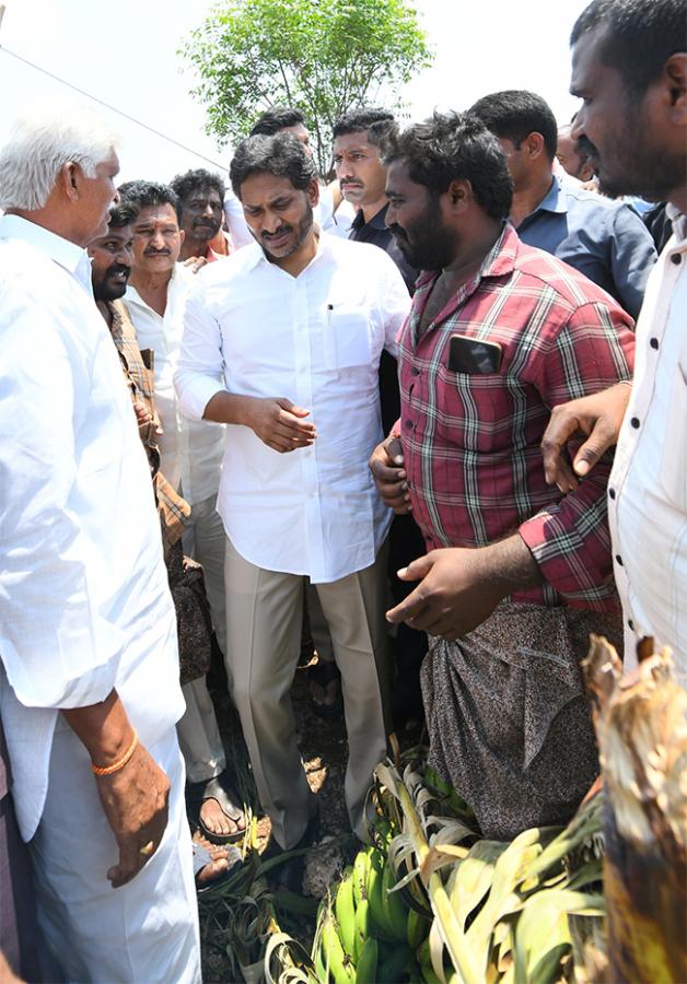 YS Jagan Support Farmers Pulivendula Photos29