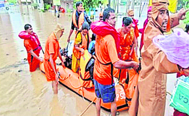 సాహసమే ఊపిరిగా.. 2