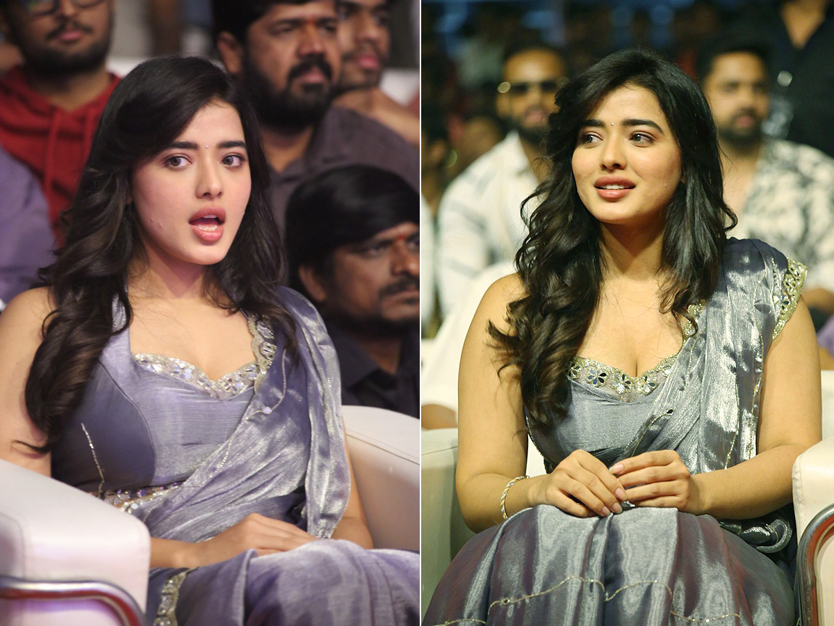 Actress Ketika Sharma at robinhood pre release event pics1