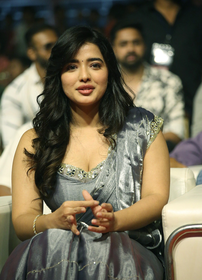 Actress Ketika Sharma at robinhood pre release event pics5