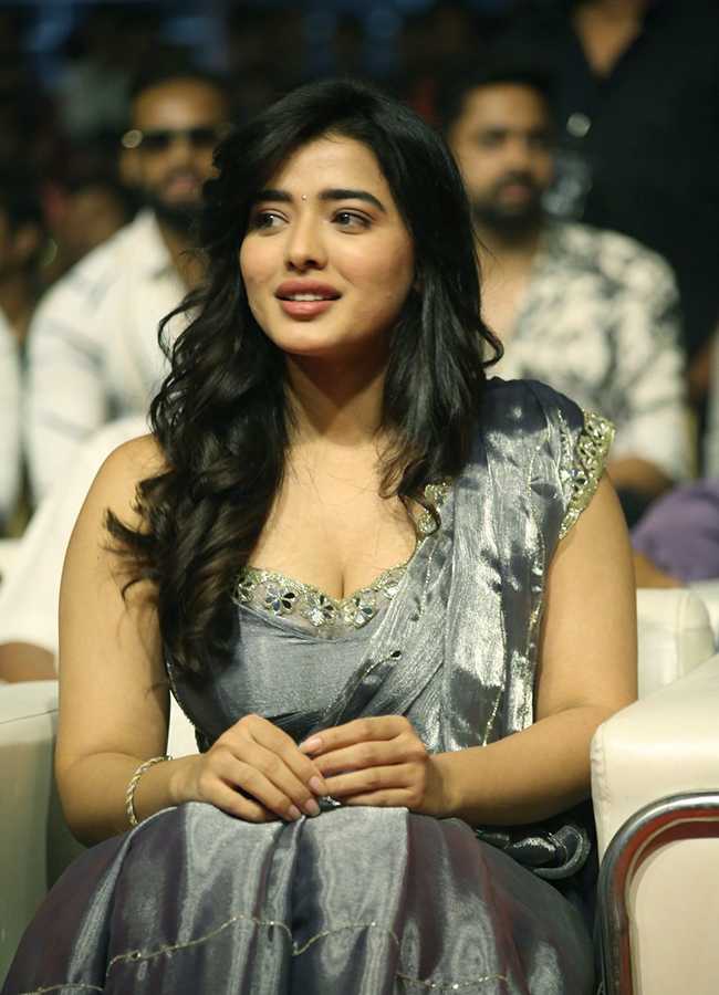 Actress Ketika Sharma at robinhood pre release event pics6