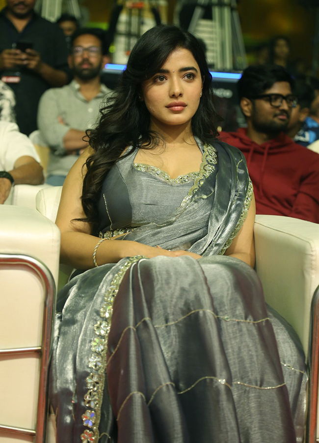 Actress Ketika Sharma at robinhood pre release event pics8