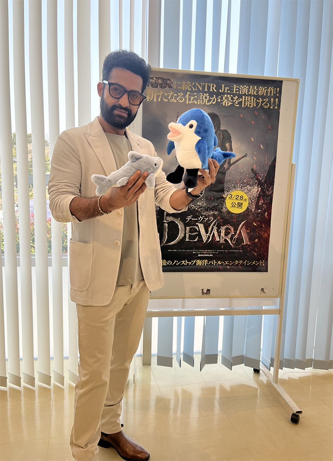 Jr NTR Flies to Japan ahead of  Devara: Part 1 Release, See Photos15