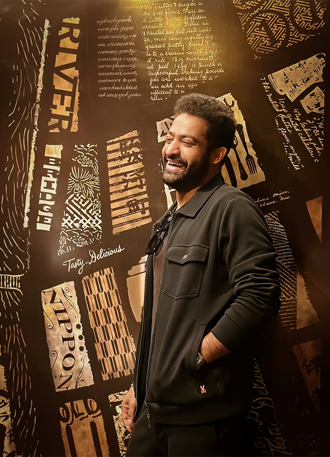 Jr NTR Flies to Japan ahead of  Devara: Part 1 Release, See Photos9