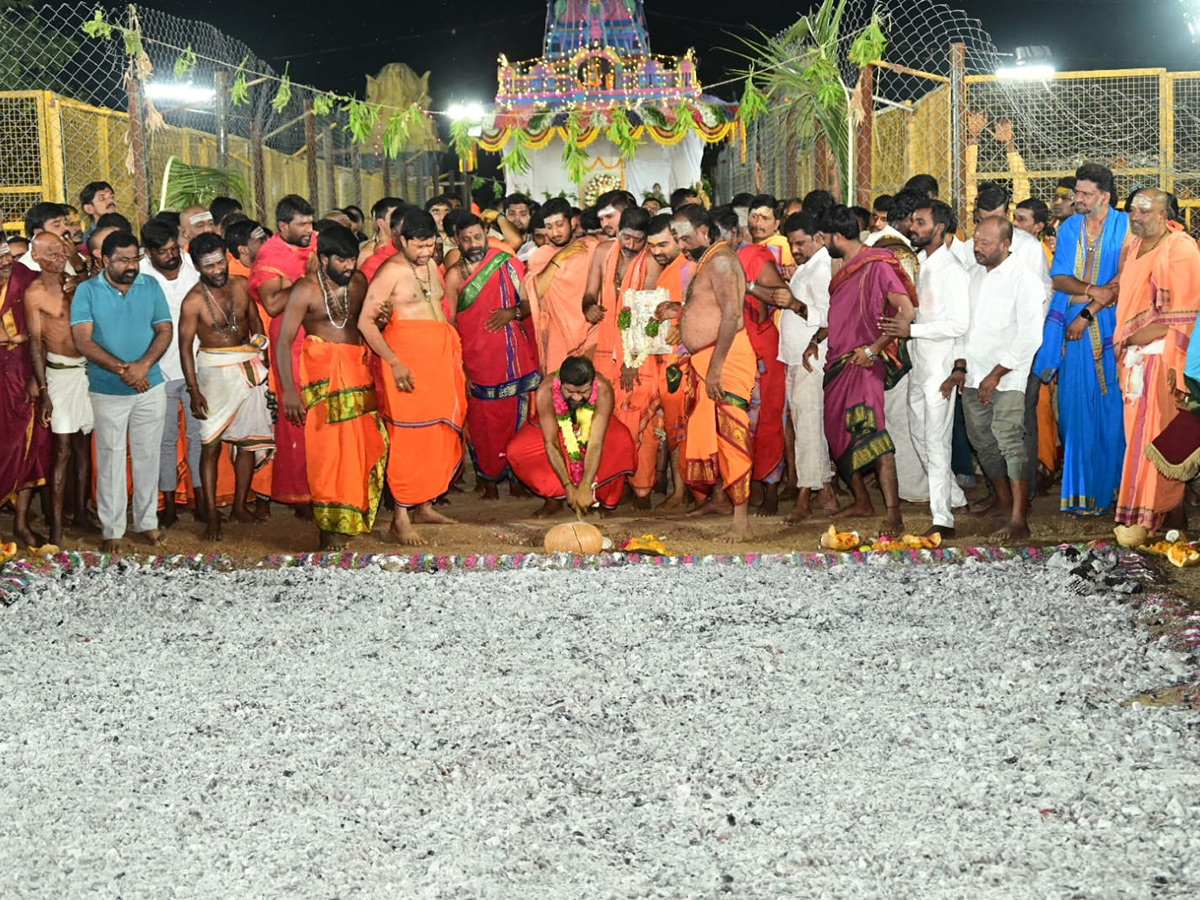Mallanna Jathara Ends With Agnigundalu At Komuravelli Photos4