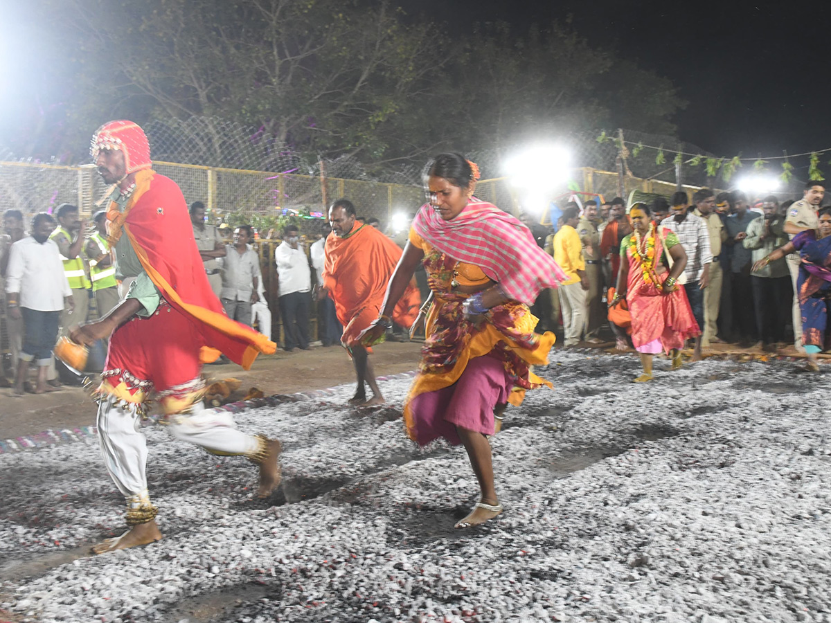 Mallanna Jathara Ends With Agnigundalu At Komuravelli Photos9