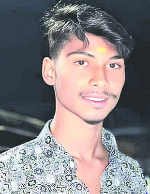 స్నేహితుల వద్దకు వెళ్తూ మృత్యువాత1