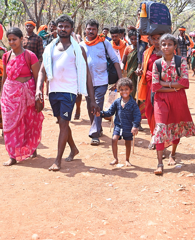 Devotees Throng To Srisailam Mallikarjuna Swamy Temple7