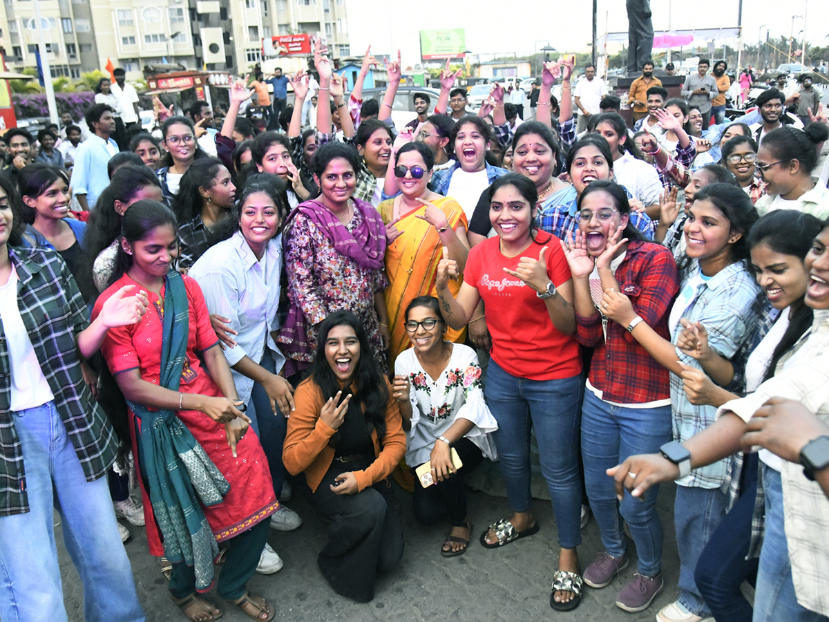 Students stage flashmob on Visakhapatnam Beach Road7