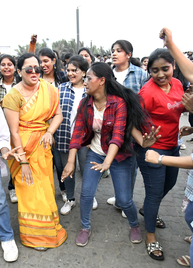 Students stage flashmob on Visakhapatnam Beach Road9