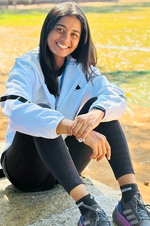 Team India womens cricketer Shreyanka Patil Funniest Post On Social Media Photos13